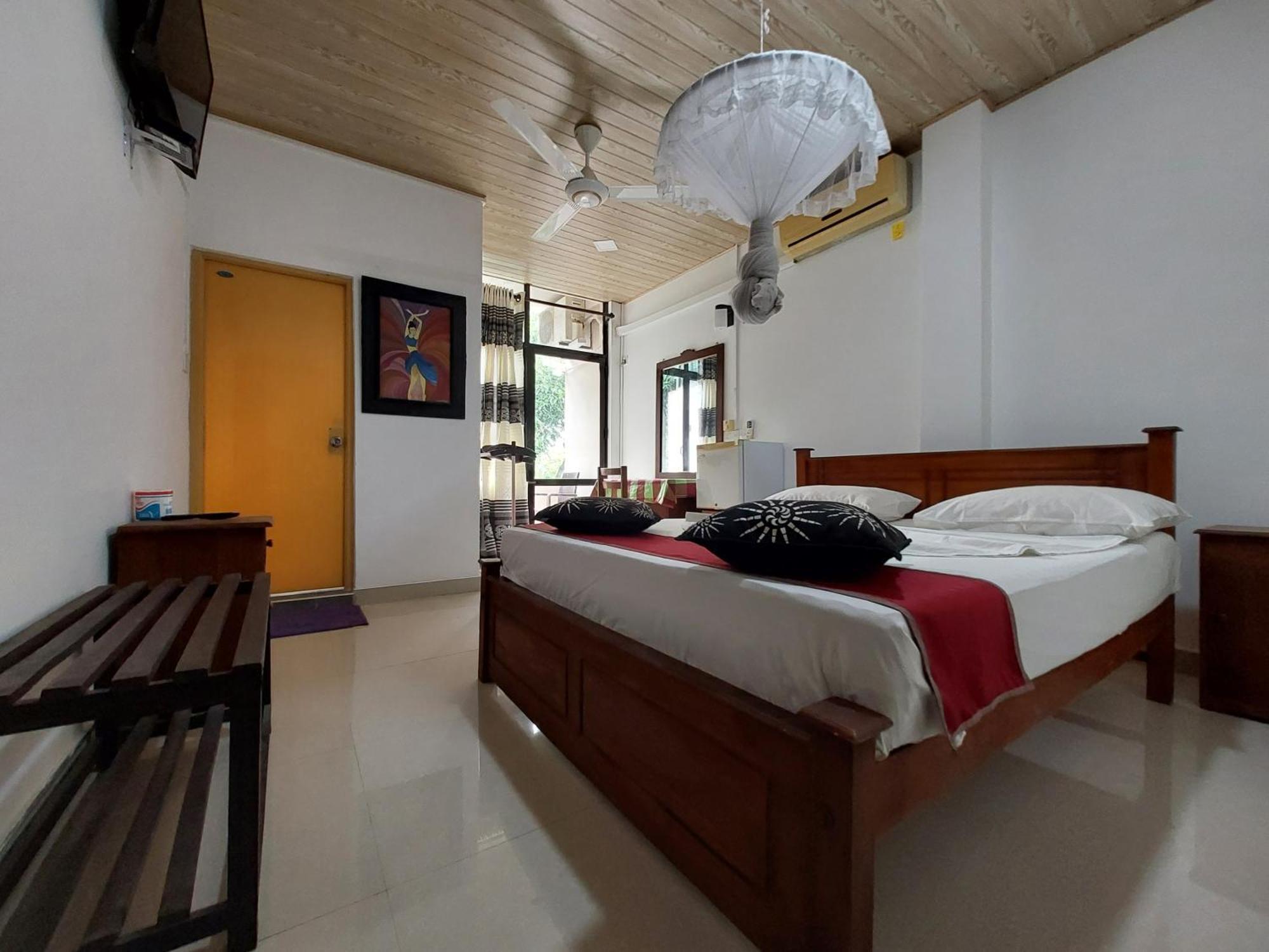 Lake Wave Hotel Anuradhapura Eksteriør bilde