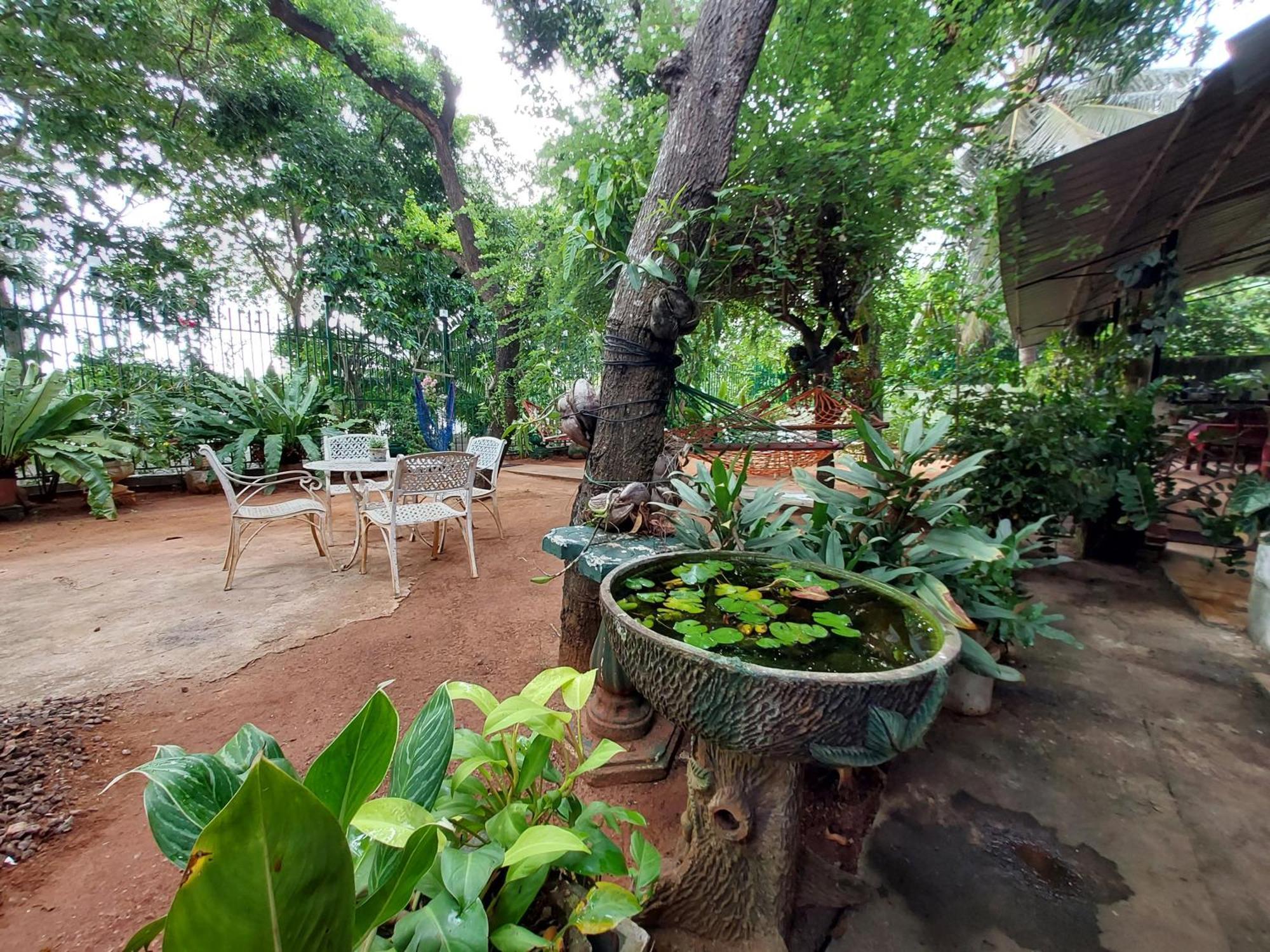 Lake Wave Hotel Anuradhapura Eksteriør bilde