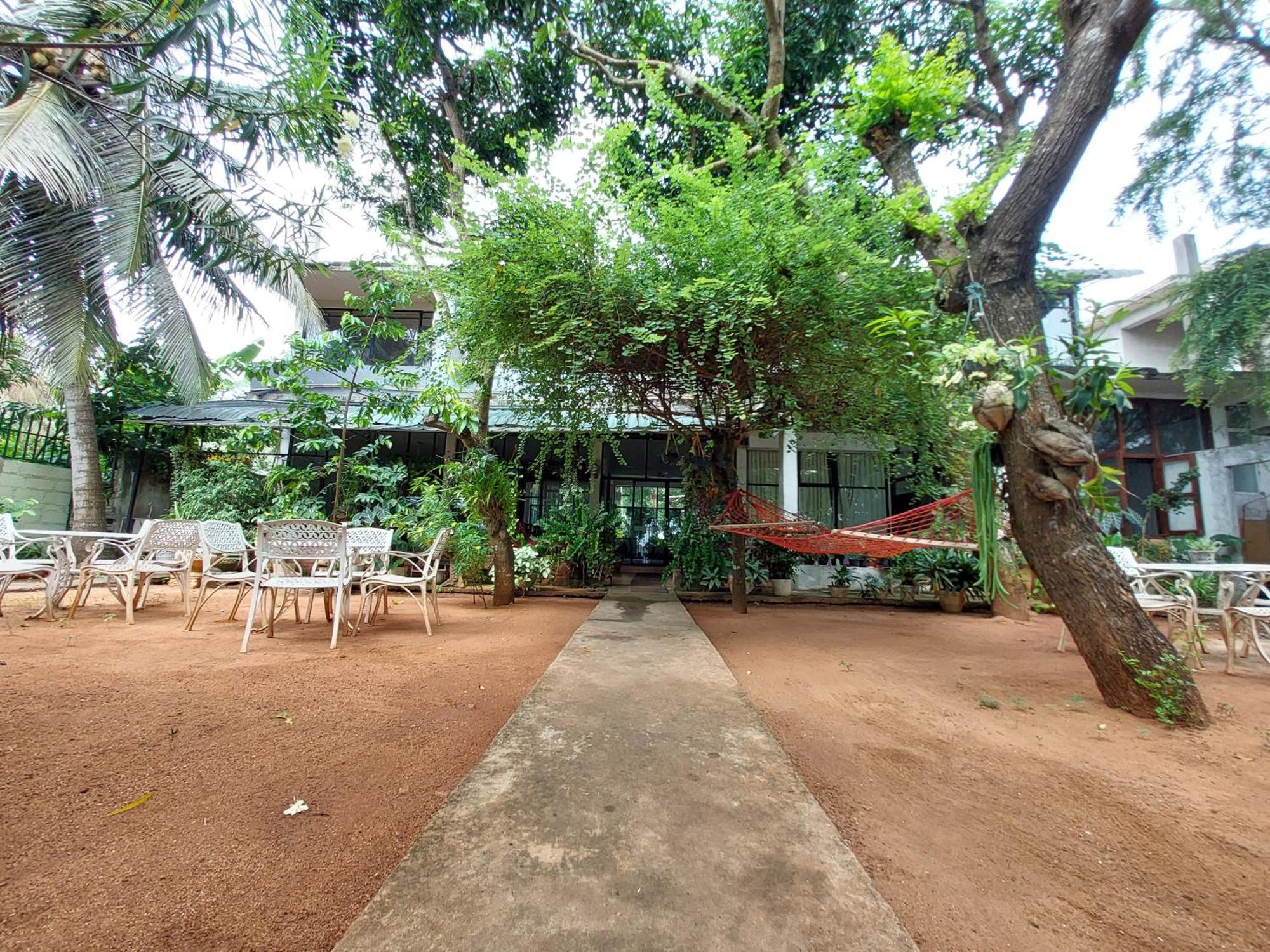 Lake Wave Hotel Anuradhapura Eksteriør bilde
