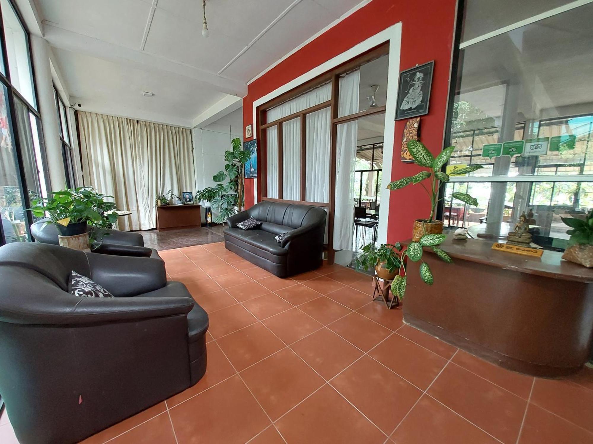 Lake Wave Hotel Anuradhapura Eksteriør bilde
