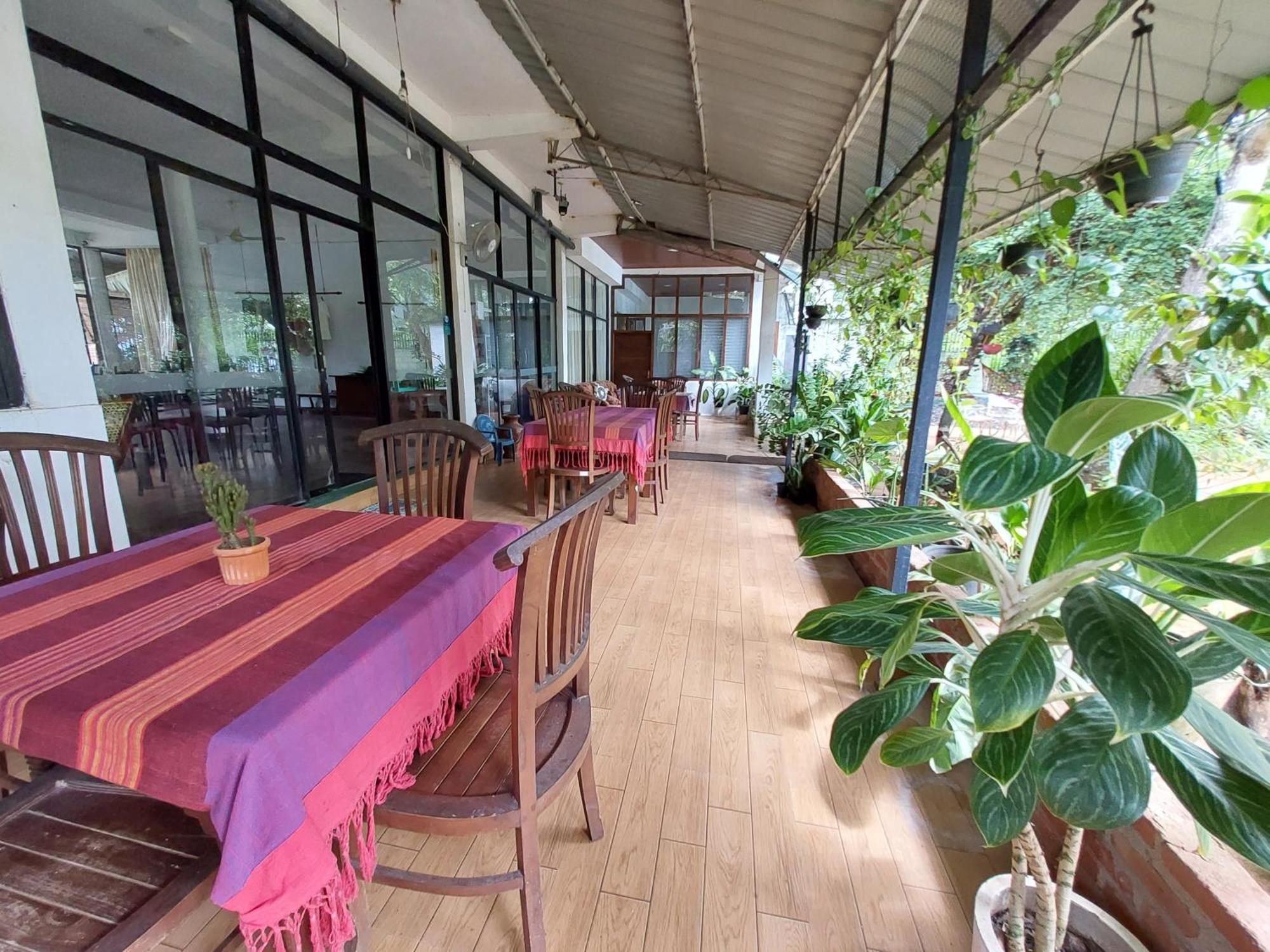 Lake Wave Hotel Anuradhapura Eksteriør bilde
