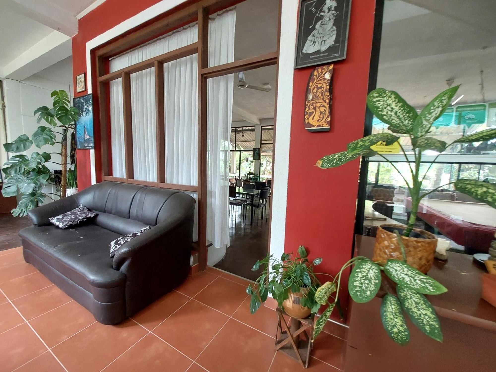 Lake Wave Hotel Anuradhapura Eksteriør bilde
