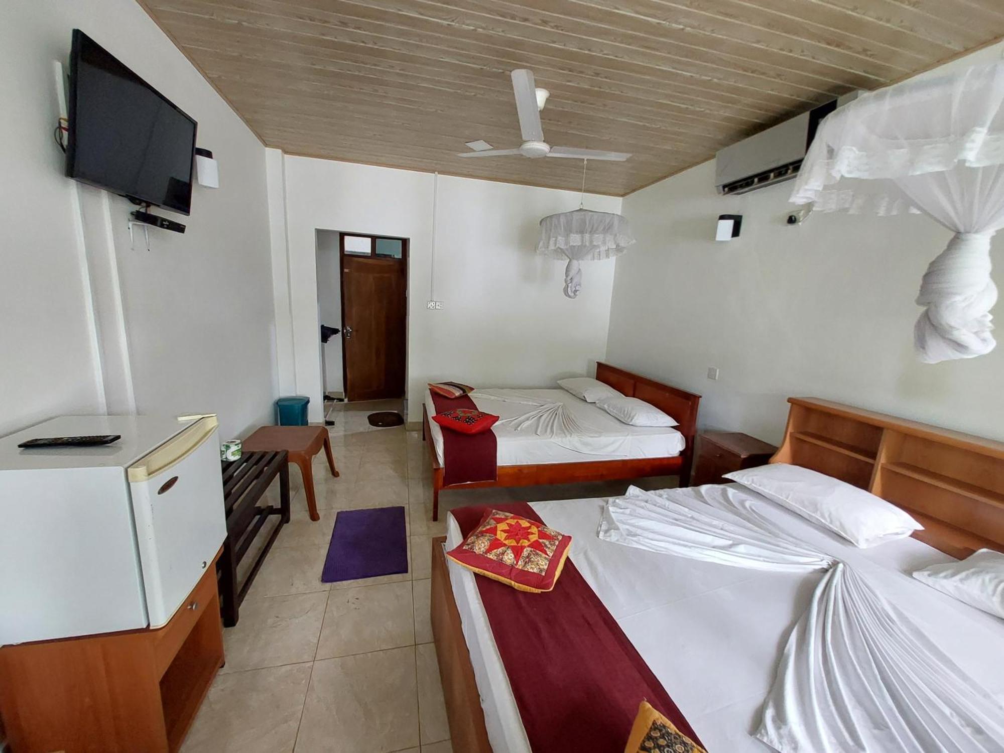 Lake Wave Hotel Anuradhapura Eksteriør bilde
