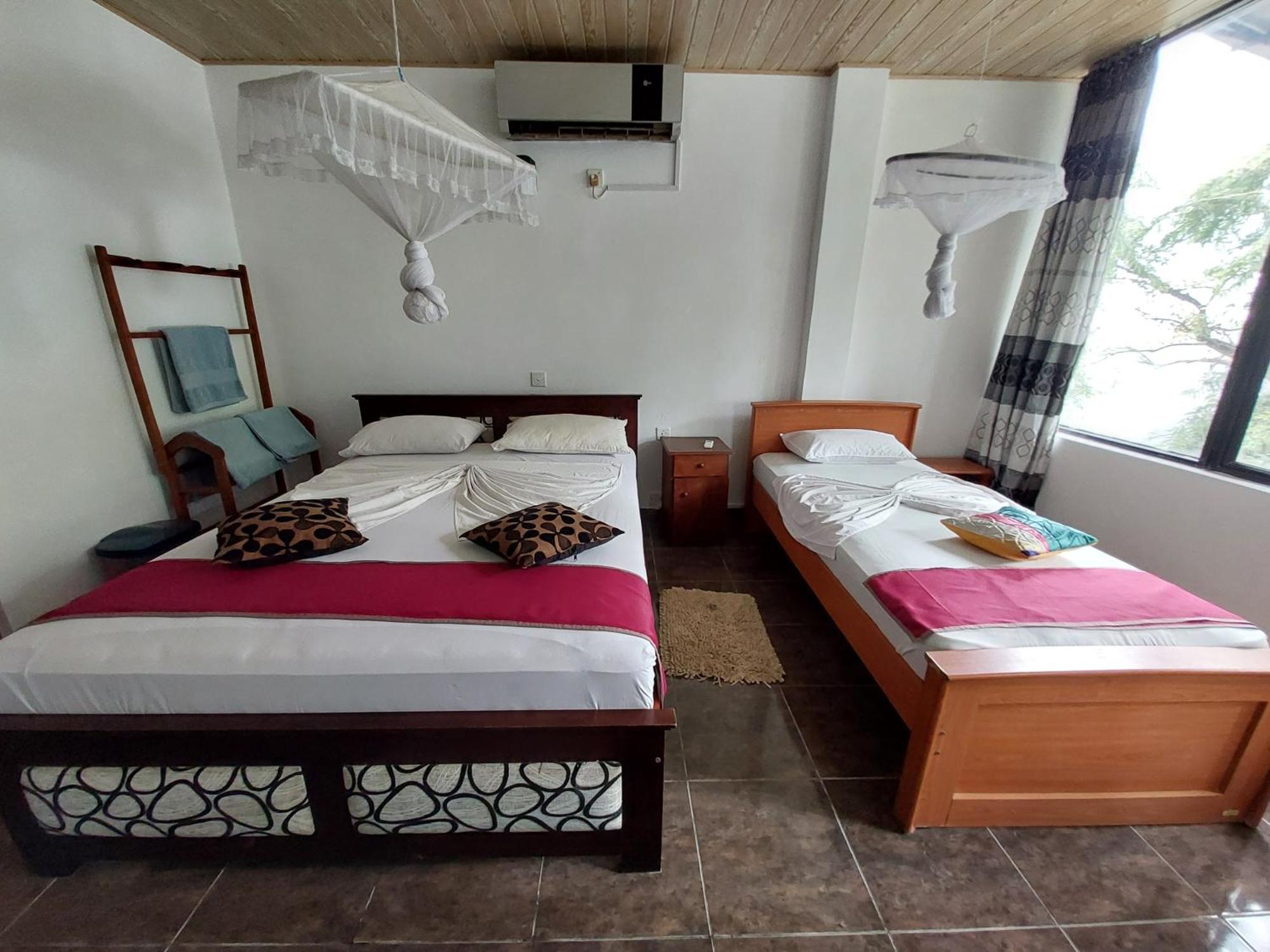 Lake Wave Hotel Anuradhapura Eksteriør bilde