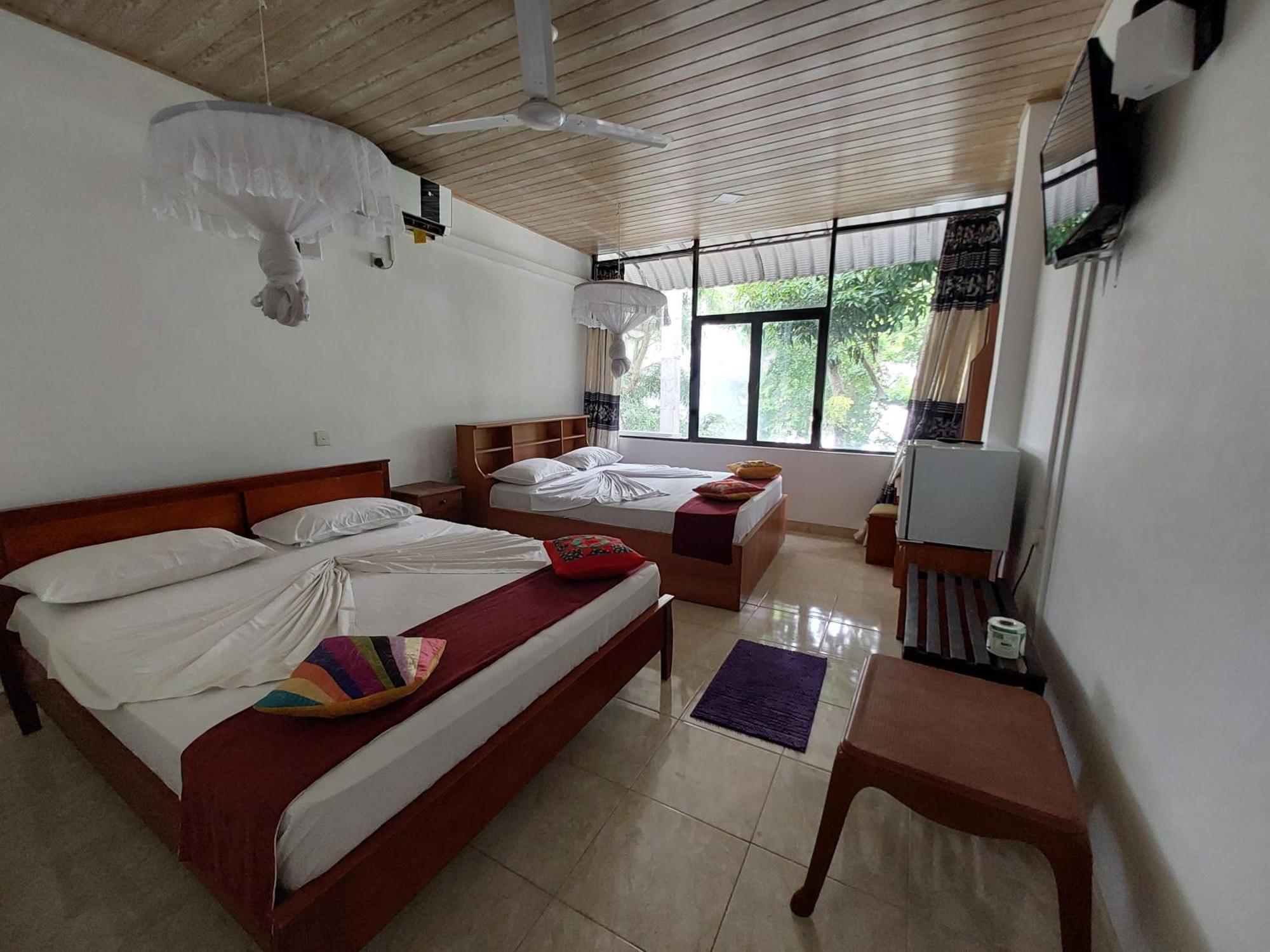 Lake Wave Hotel Anuradhapura Eksteriør bilde